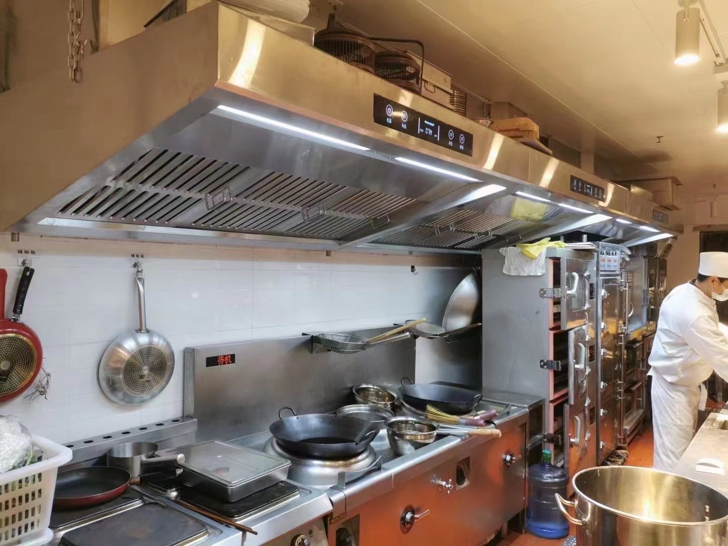 Okap wyciągowy do restauracji, – Commercial Kitchen Vent recenzja i cena